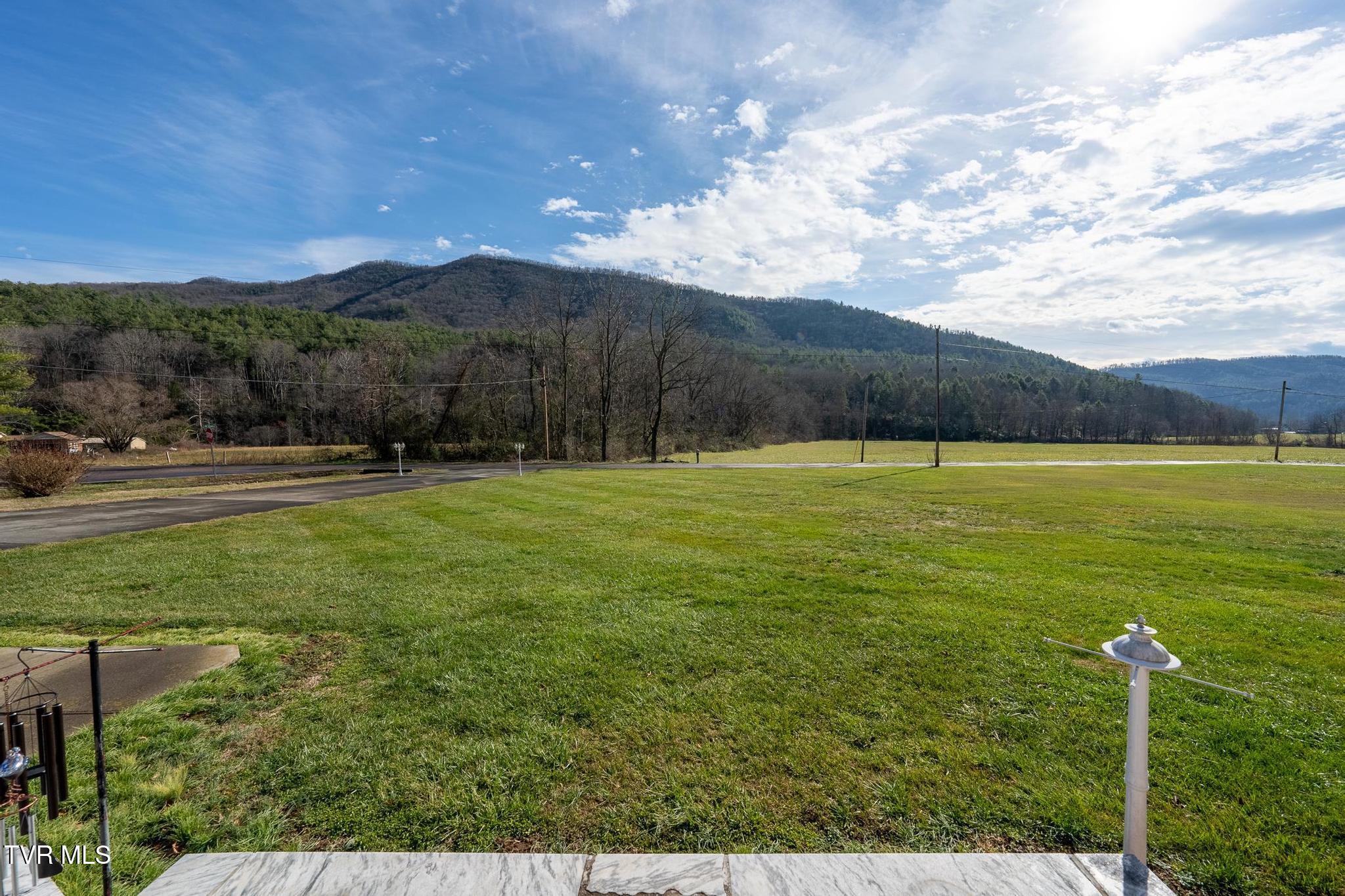 990 Old Highway 67 Butler, TN 37640 - Photo 20 of 70 990 Old Highway 67 (40 of 83)