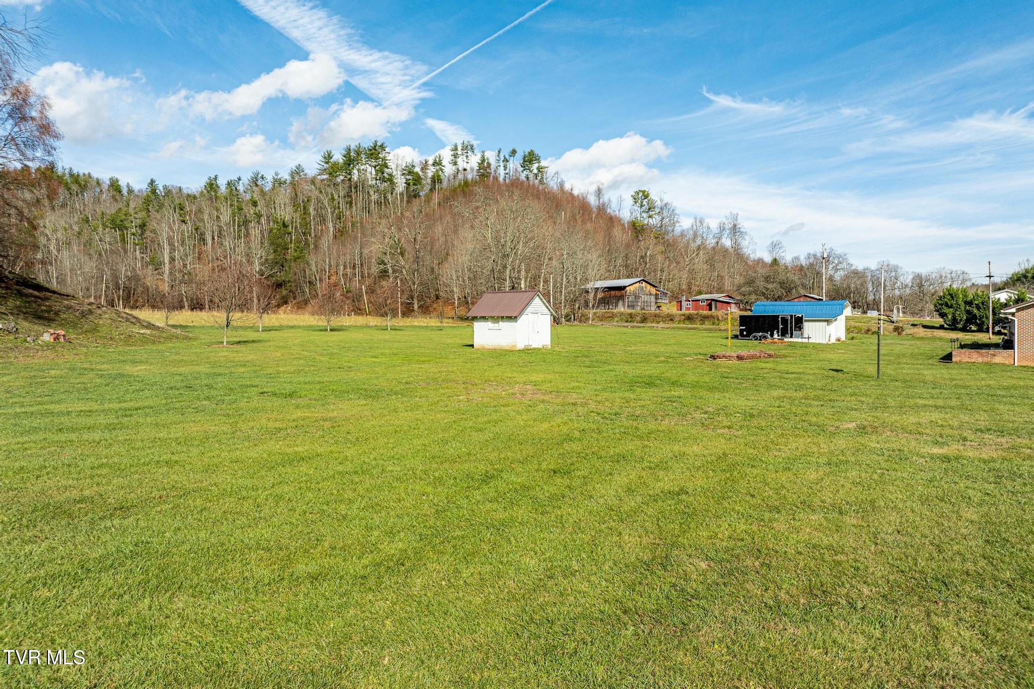 990 Old Highway 67 Butler, TN 37640 - Photo 25 of 70 990 Old Highway 67 (21 of 83)