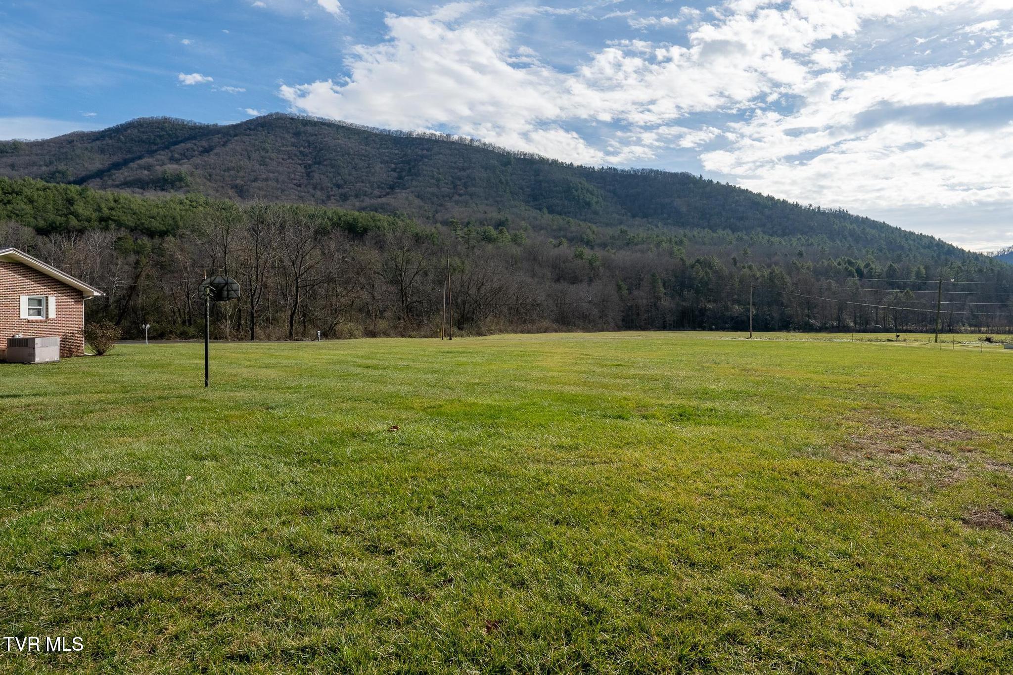 990 Old Highway 67 Butler, TN 37640 - Photo 28 of 70 990 Old Highway 67 (50 of 83)