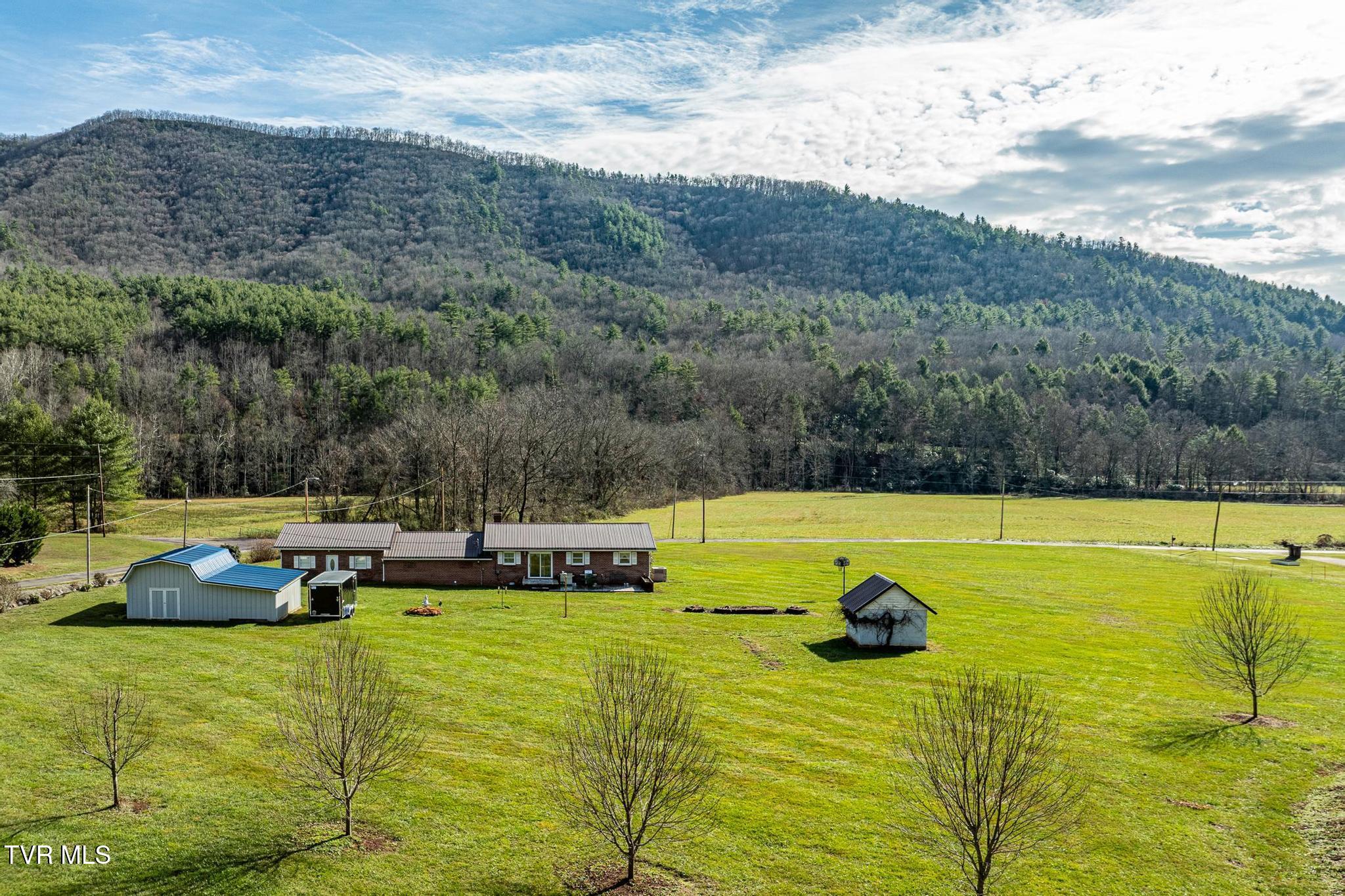 990 Old Highway 67 Butler, TN 37640 - Photo 29 of 70 990 Old Highway 67 (22 of 83)