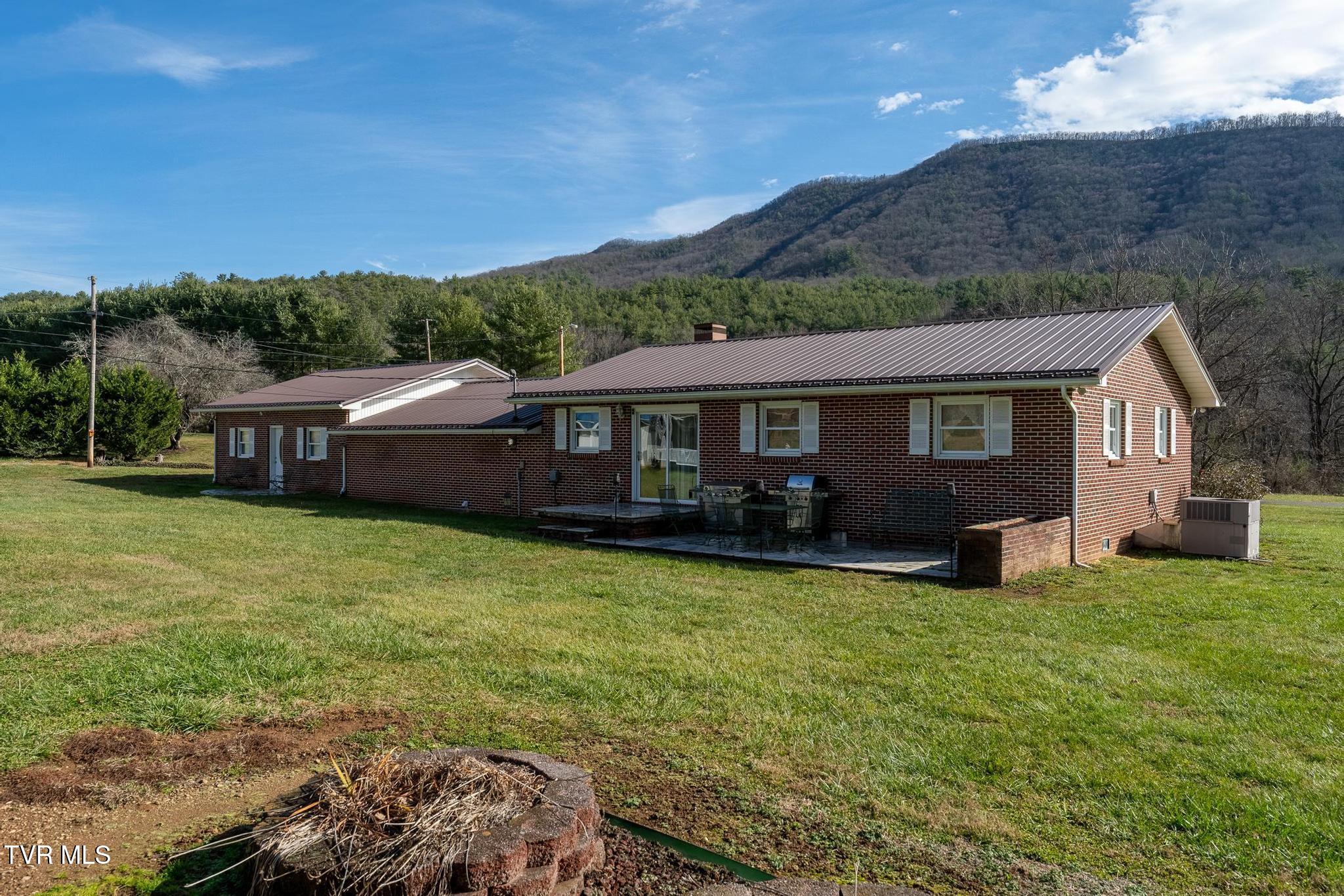 990 Old Highway 67 Butler, TN 37640 - Photo 33 of 70 990 Old Highway 67 (47 of 83)