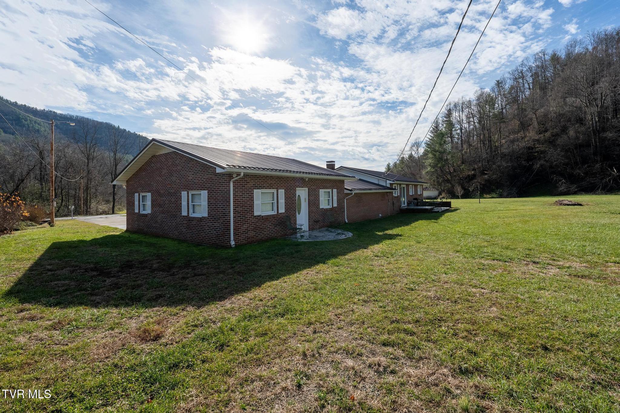 990 Old Highway 67 Butler, TN 37640 - Photo 34 of 70 990 Old Highway 67 (43 of 83)
