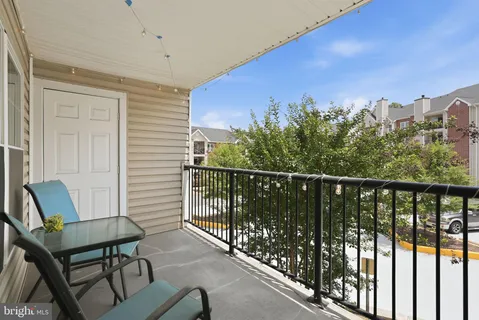 $399,900 | 3307 Wyndham Circle, Unit 2158, Alexandria, VA 22302