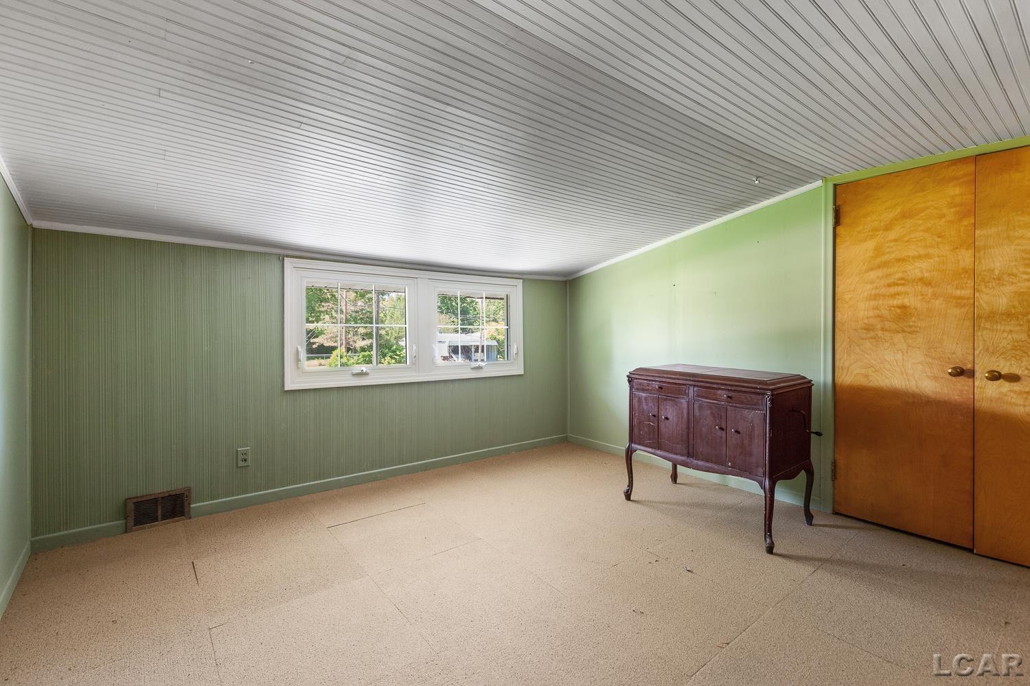 2439 Airport Road Adrian, MI 49221 - Photo 23 of 45