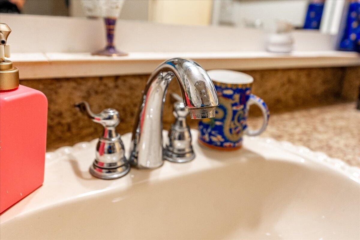 6531 Southeast Federal Highway, Unit Q108 Stuart, FL 34997 - Photo 11 of 36 24-DSC8118