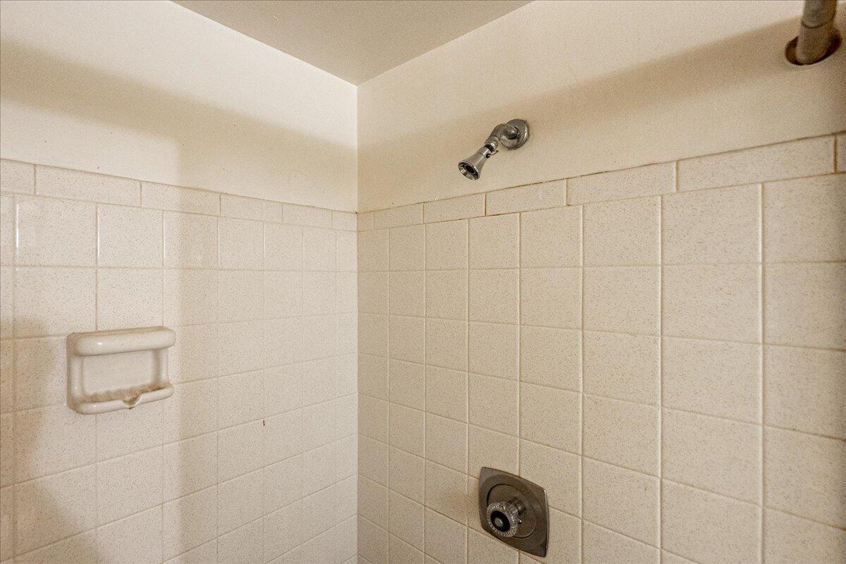 6531 Southeast Federal Highway, Unit Q108 Stuart, FL 34997 - Photo 13 of 36 22-DSC8116