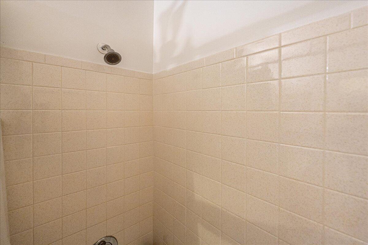 6531 Southeast Federal Highway, Unit Q108 Stuart, FL 34997 - Photo 19 of 36 15-DSC8093