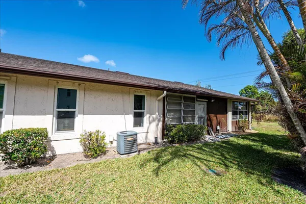 $195,000 | 6531 Southeast Federal Highway, Unit Q108, Stuart, FL 34997