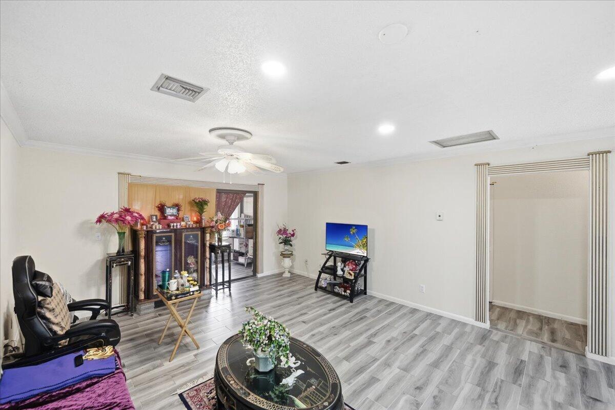 6531 Southeast Federal Highway, Unit Q108 Stuart, FL 34997 - Photo 7 of 36 26-DSC8123