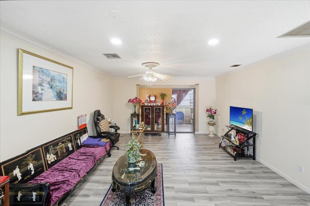 6531 Southeast Federal Highway, Unit Q108 Stuart, FL 34997 - Photo 9 of 36 06-DSC8059