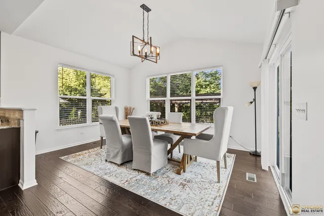 $495,000 | 6 Lake Vista Court, Lake Villa, IL 60046