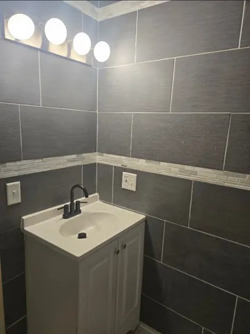 $495,000 | 6 Lake Vista Court, Lake Villa, IL 60046