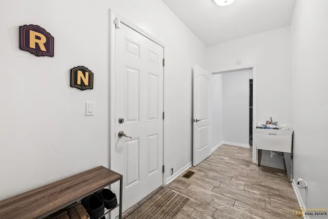 $495,000 | 6 Lake Vista Court, Lake Villa, IL 60046