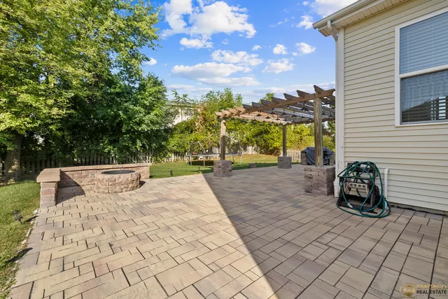 $495,000 | 6 Lake Vista Court, Lake Villa, IL 60046