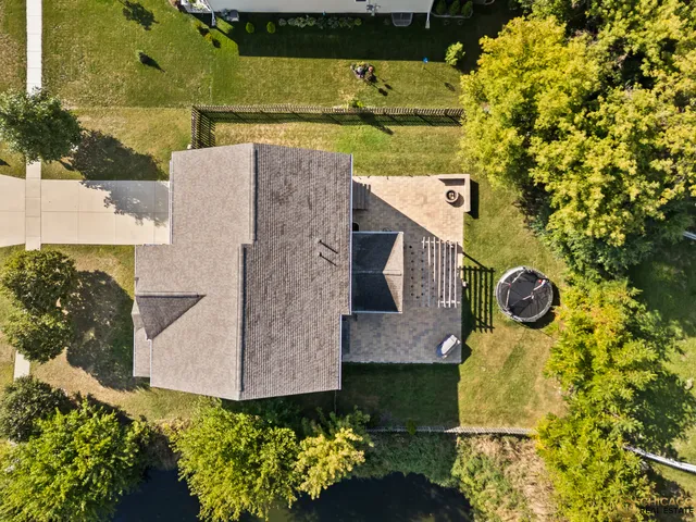 $495,000 | 6 Lake Vista Court, Lake Villa, IL 60046