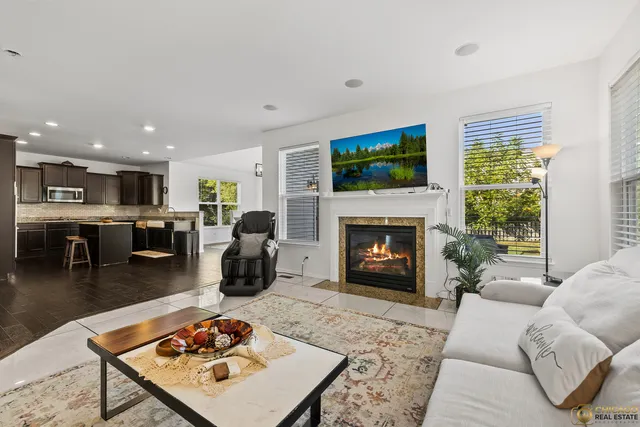 $495,000 | 6 Lake Vista Court, Lake Villa, IL 60046