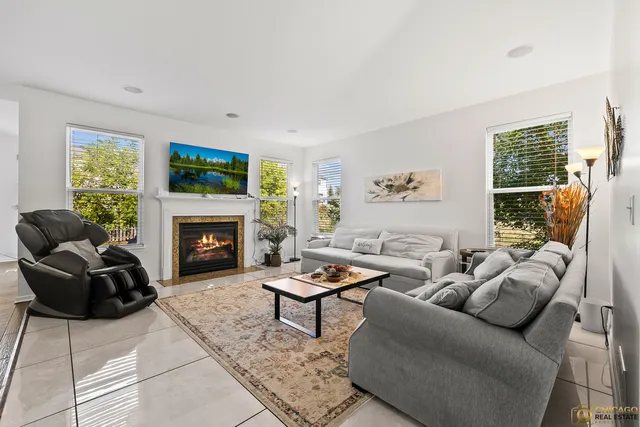 $495,000 | 6 Lake Vista Court, Lake Villa, IL 60046