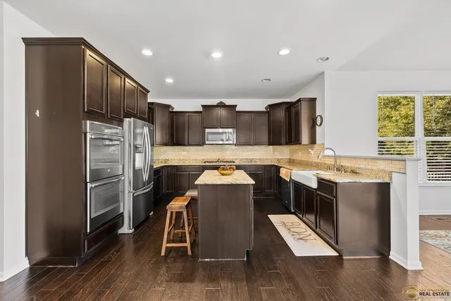 $495,000 | 6 Lake Vista Court, Lake Villa, IL 60046