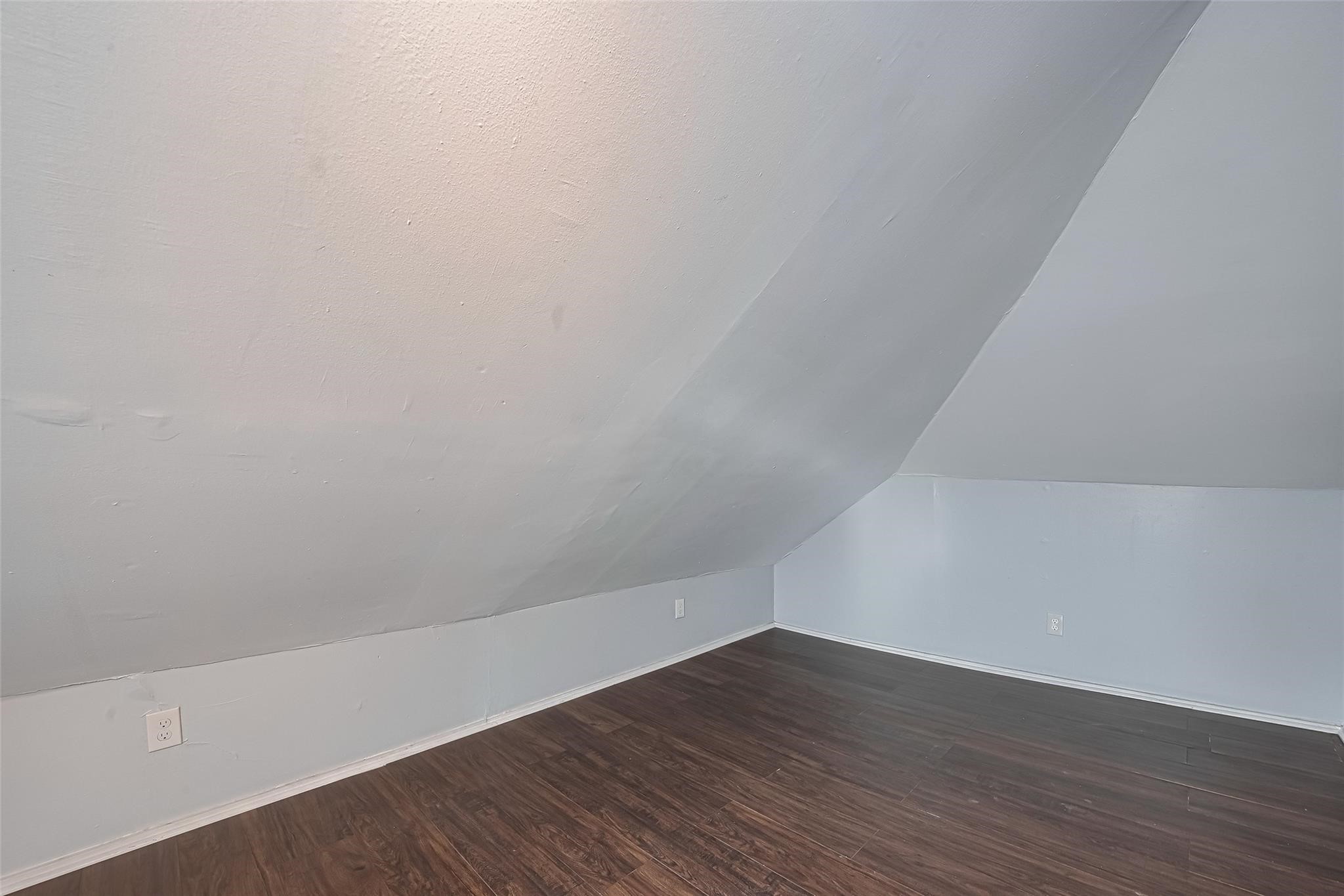 845 Columbia Street, Unit C Houston, TX 77007 - Photo 6 of 12 a view of an empty room