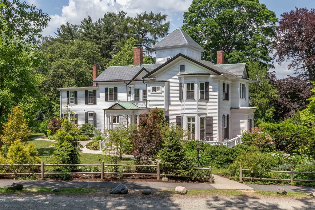 15 Bracebridge Road Newton, MA 02459 - Photo 2 of 30