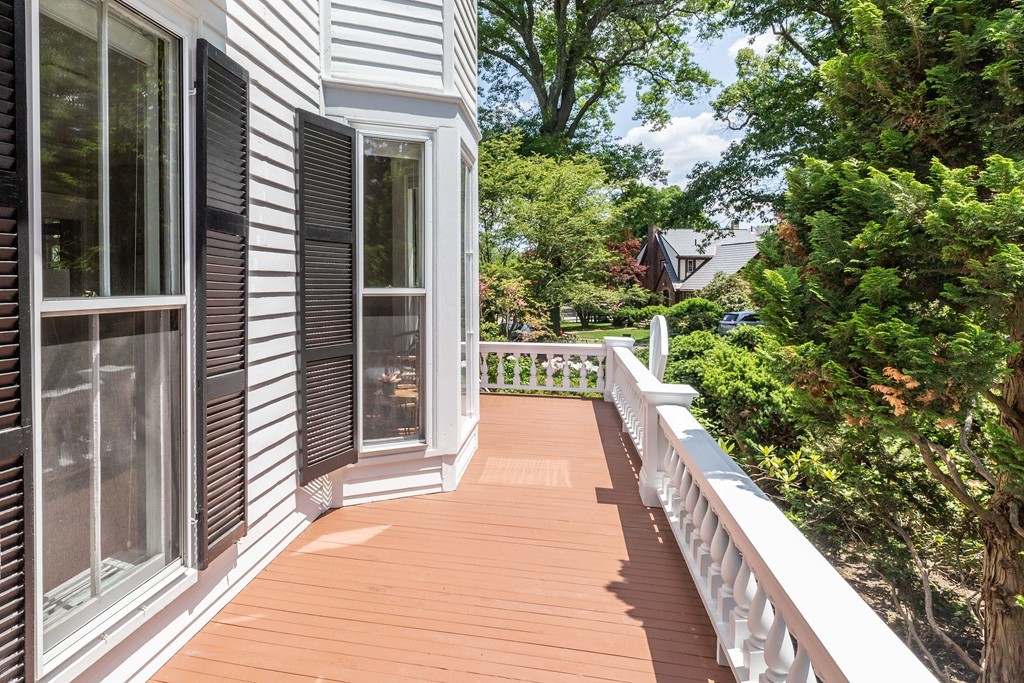 15 Bracebridge Road Newton, MA 02459 - Photo 5 of 30