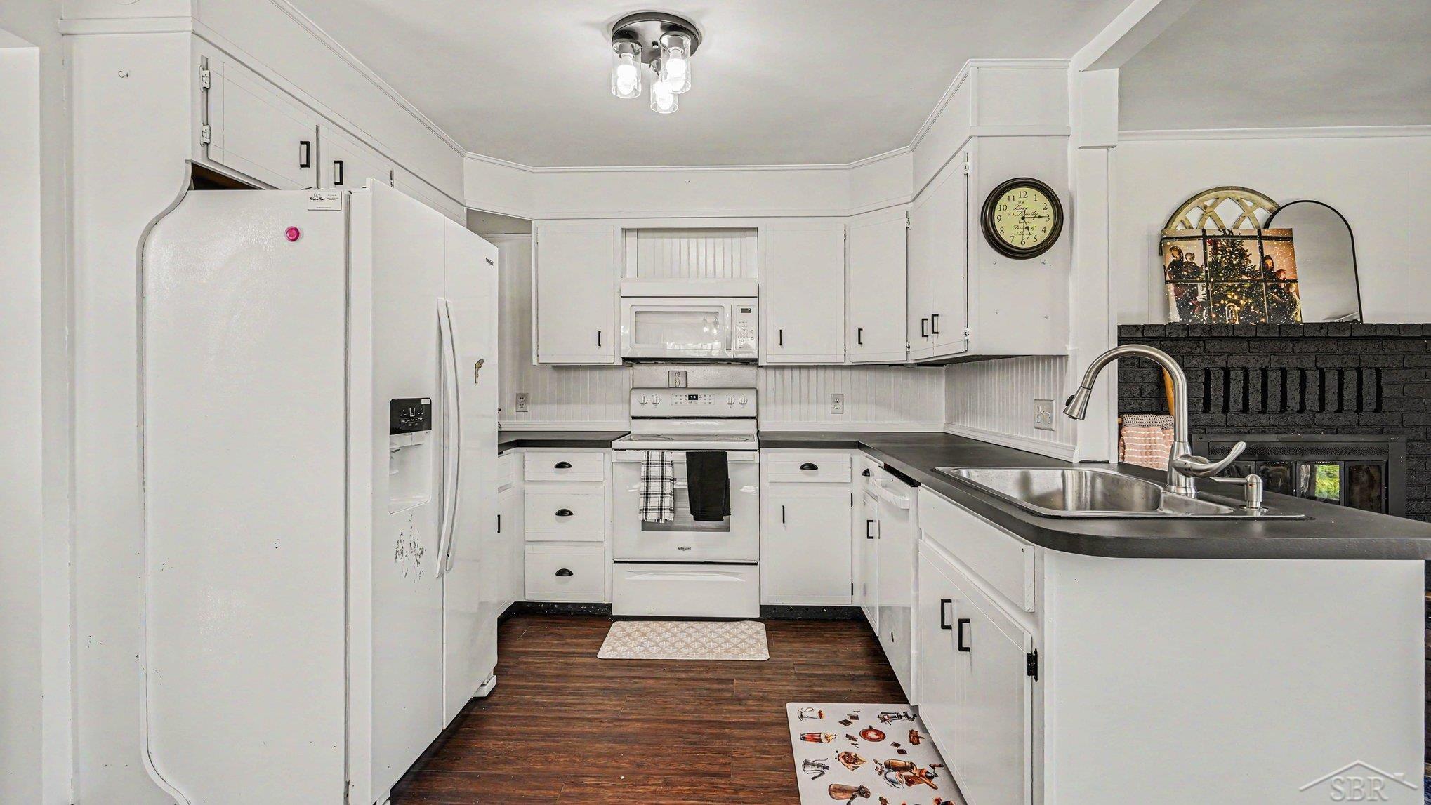 6190 Maple Road Frankenmuth, MI 48734 - Photo 4 of 27