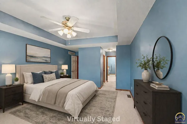 $284,000 | 2448 Southwest Golf View Court, Topeka, KS 66614