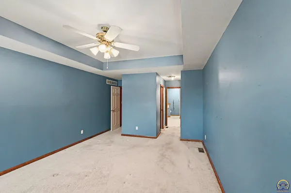 $289,000 | 2448 Southwest Golf View Court, Topeka, KS 66614