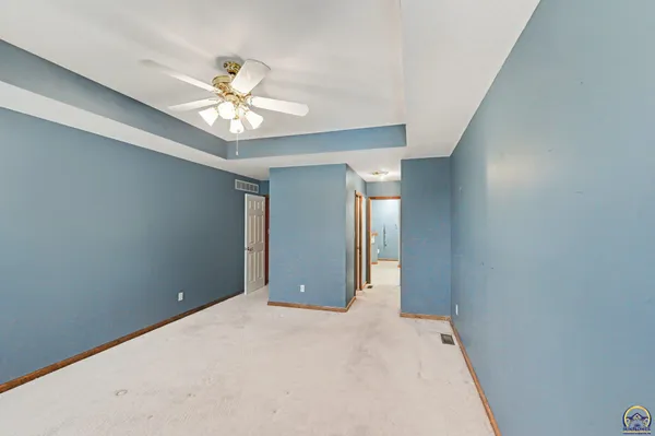 $289,000 | 2448 Southwest Golf View Court, Topeka, KS 66614