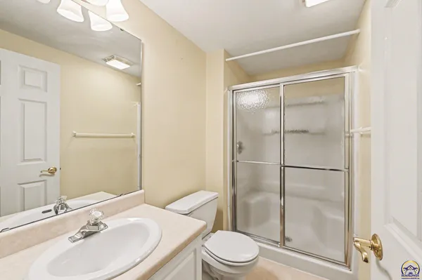 $289,000 | 2448 Southwest Golf View Court, Topeka, KS 66614