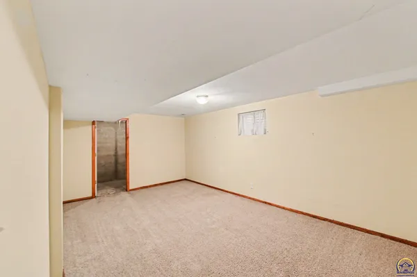 $289,000 | 2448 Southwest Golf View Court, Topeka, KS 66614