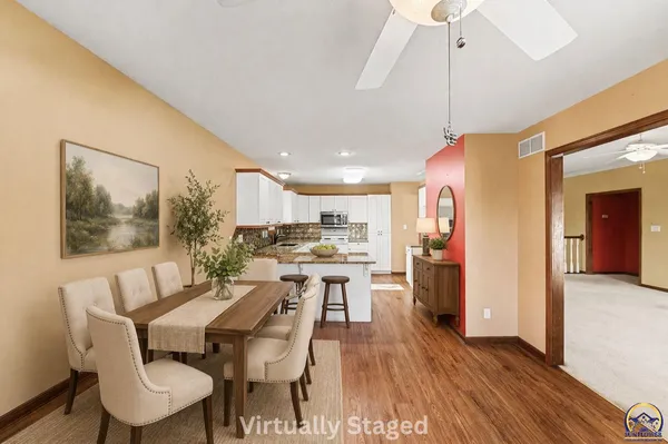 $284,000 | 2448 Southwest Golf View Court, Topeka, KS 66614