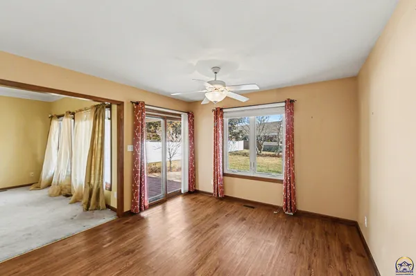 $289,000 | 2448 Southwest Golf View Court, Topeka, KS 66614