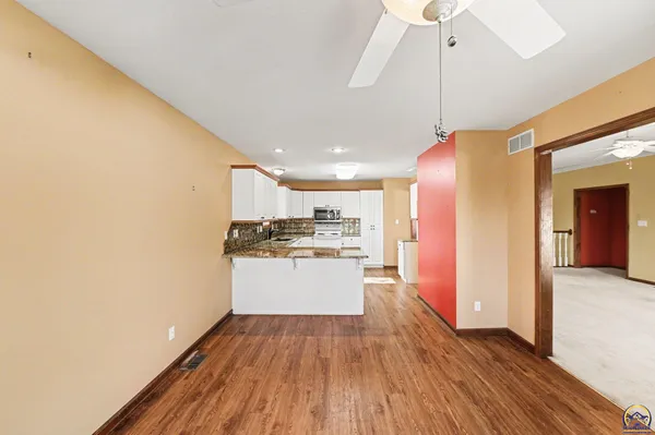 $284,000 | 2448 Southwest Golf View Court, Topeka, KS 66614