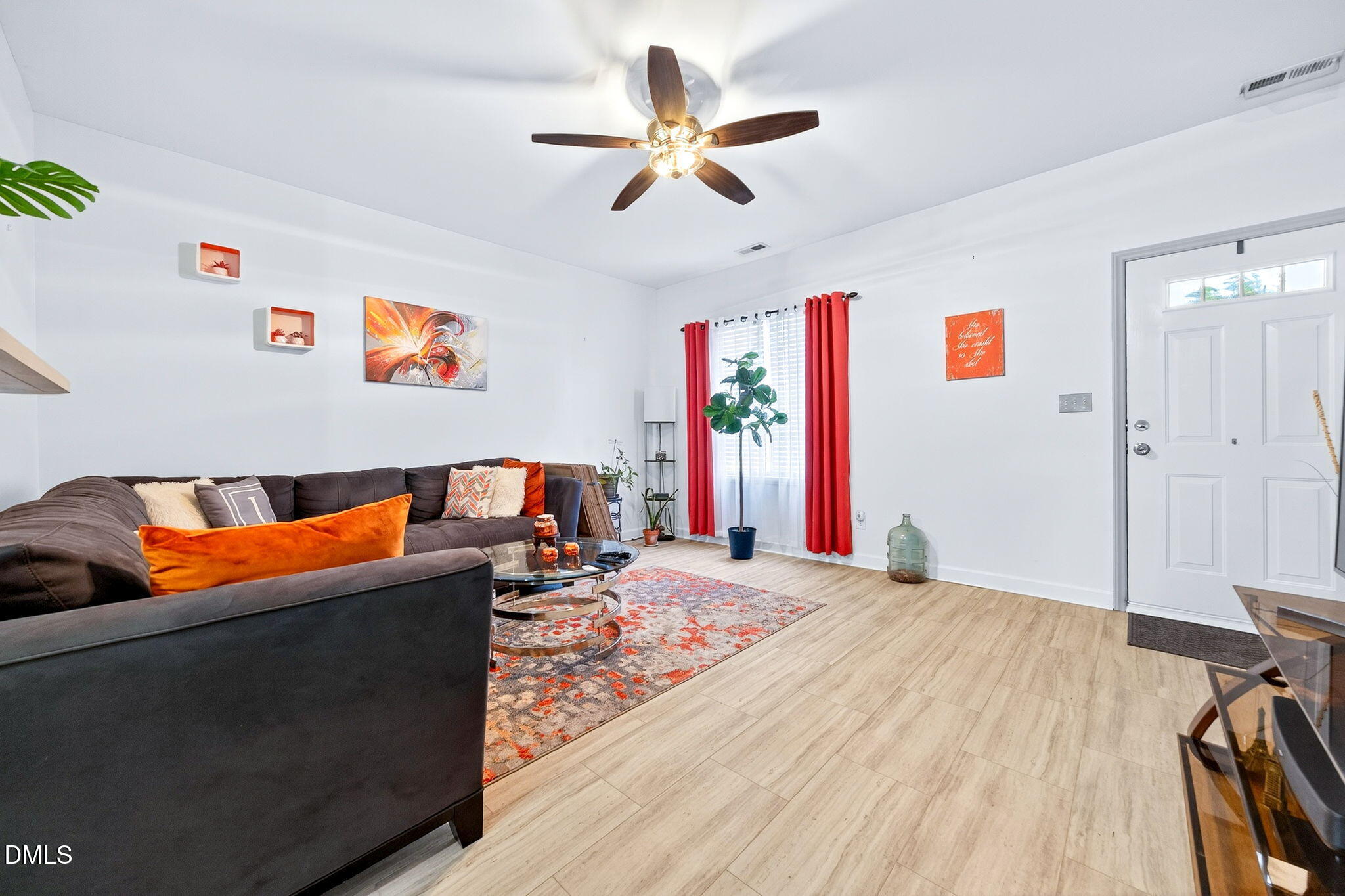 6010 San Marcos Way Raleigh, NC 27616 - Photo 4 of 22 a workspace with furniture and window