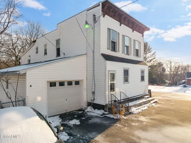 $290,000 | 124 Mountain View Avenue, Brunswick, NY 12180
