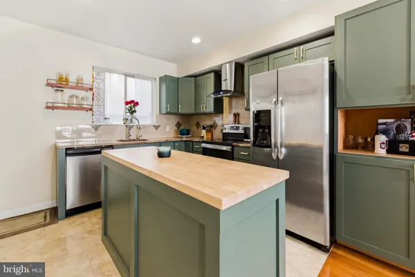 $4,100 | 1142 North Galloway Street, Philadelphia, PA 19123