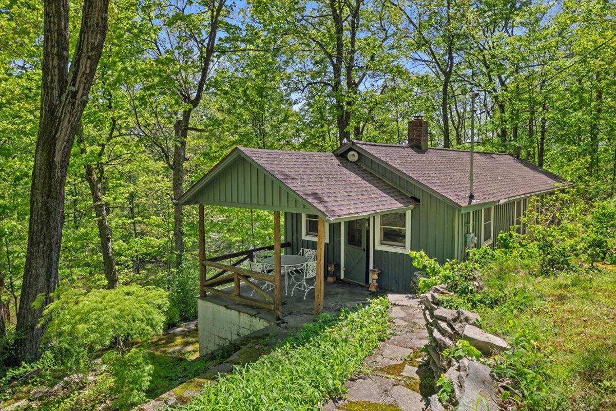 1341 Beaver Valley Road Stroudsburg, PA 18360 - Photo 4 of 84 a house view with a garden space