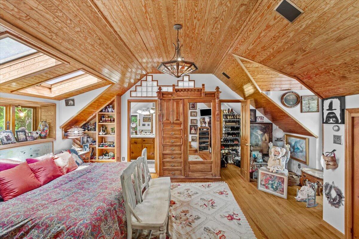 1341 Beaver Valley Road Stroudsburg, PA 18360 - Photo 46 of 84 Primary bedroom