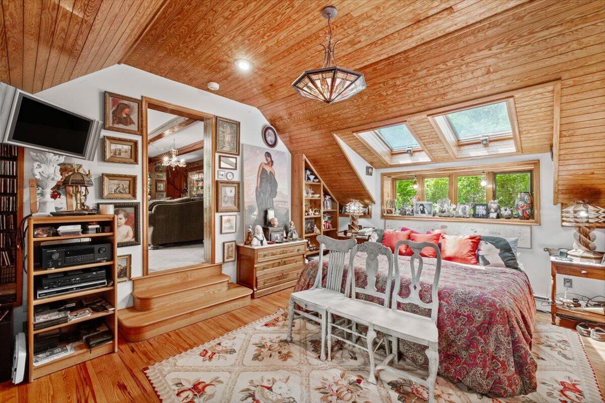 1341 Beaver Valley Road Stroudsburg, PA 18360 - Photo 49 of 84 a view of a chairs and table in the patio