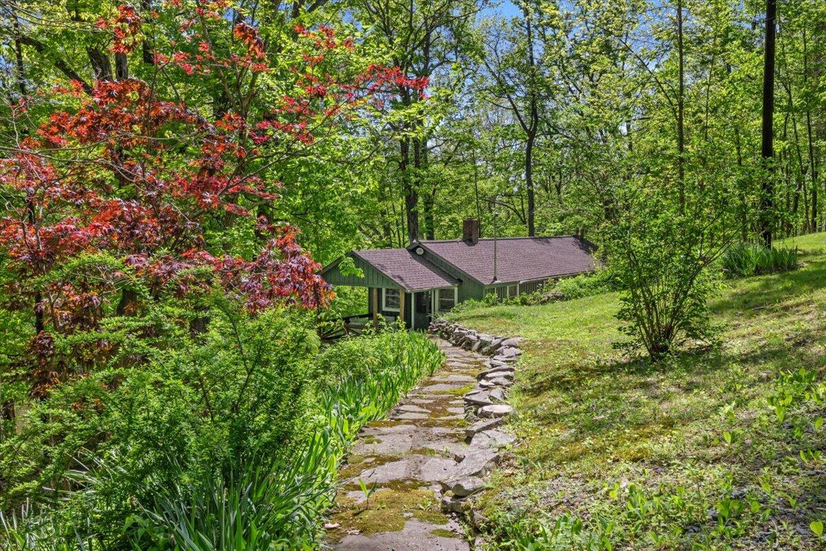 1341 Beaver Valley Road Stroudsburg, PA 18360 - Photo 64 of 84 Guest Cottage