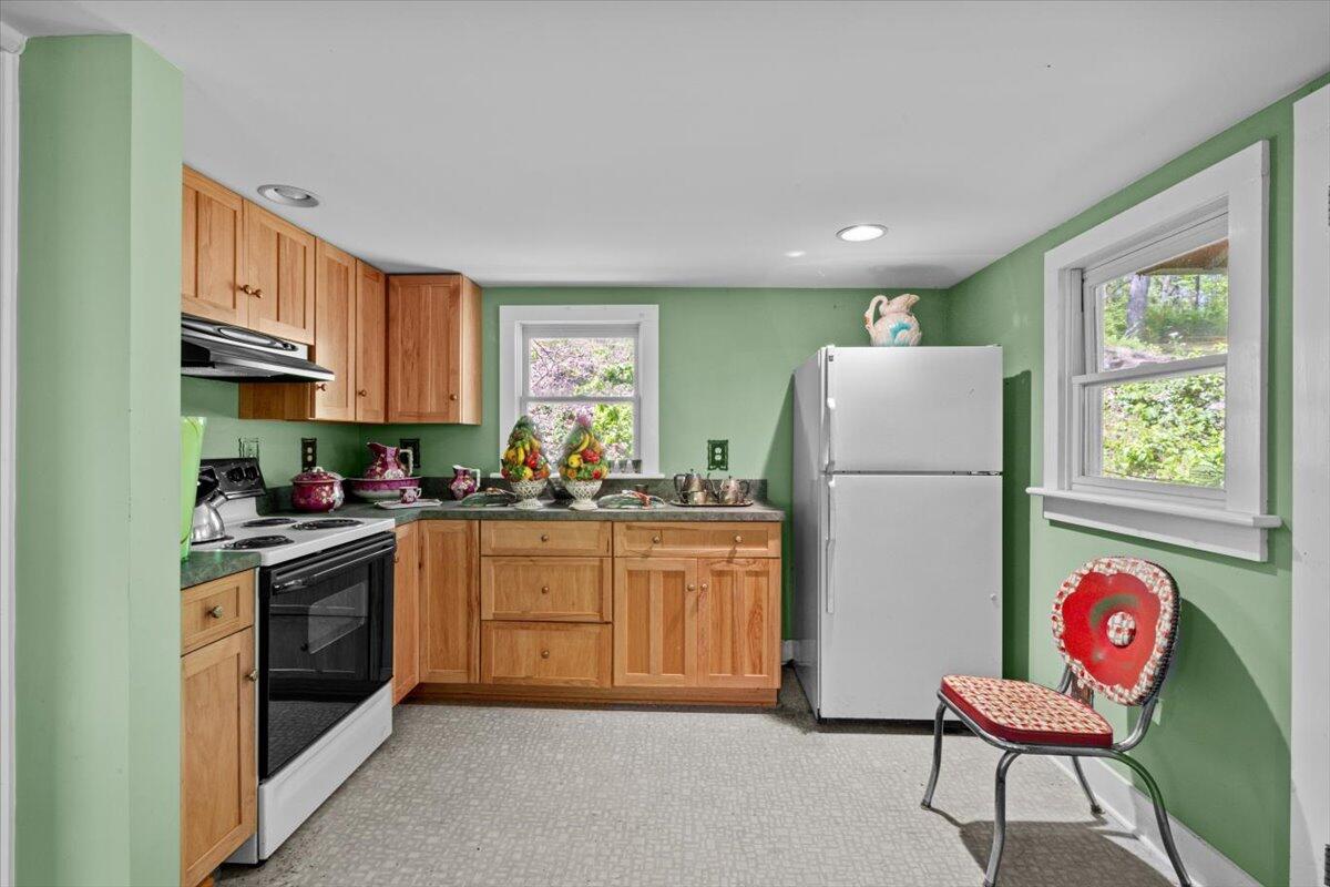 1341 Beaver Valley Road Stroudsburg, PA 18360 - Photo 72 of 84 Cottage Kitchen