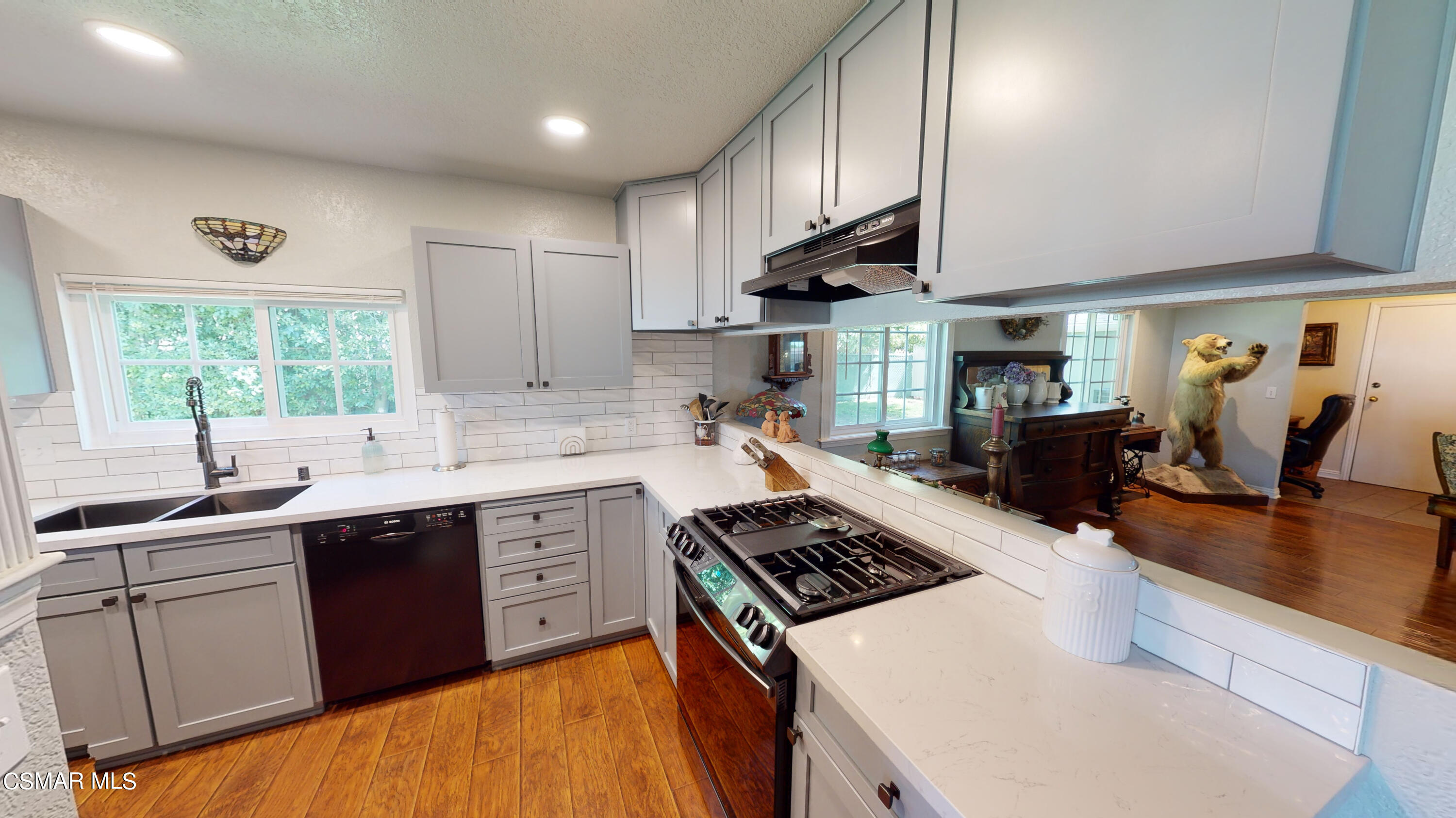 4865 Leeds Street Simi Valley, CA 93063 - Photo 16 of 91 50 K