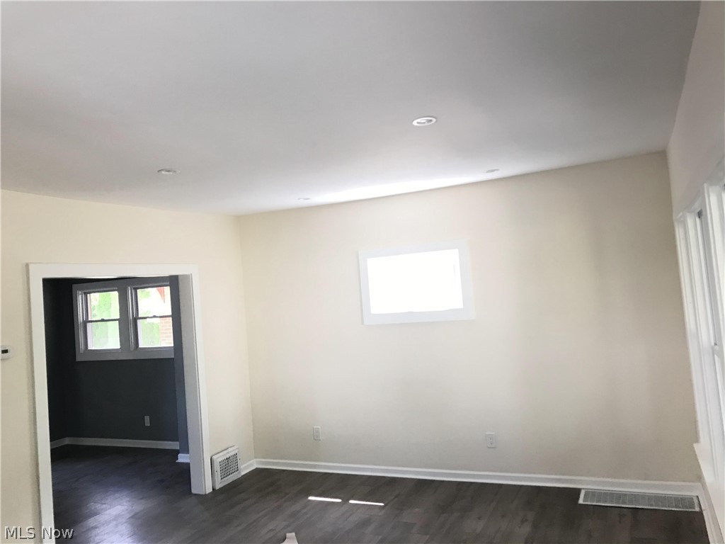3263 Yorkshire Road Cleveland, OH 44118 - Photo 8 of 20