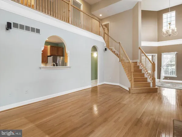 a view of entryway with a front door