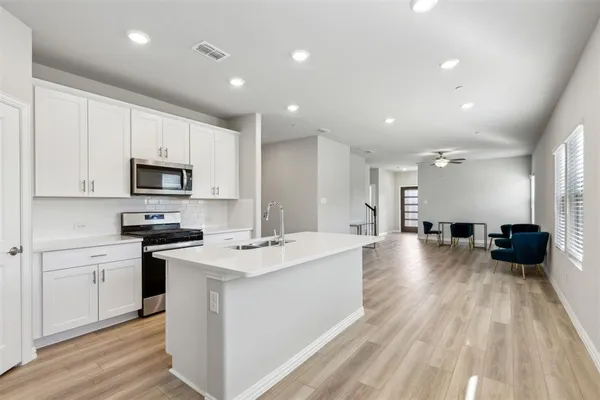 $2,850 | 208 Olympus Street, Wylie, TX 75098