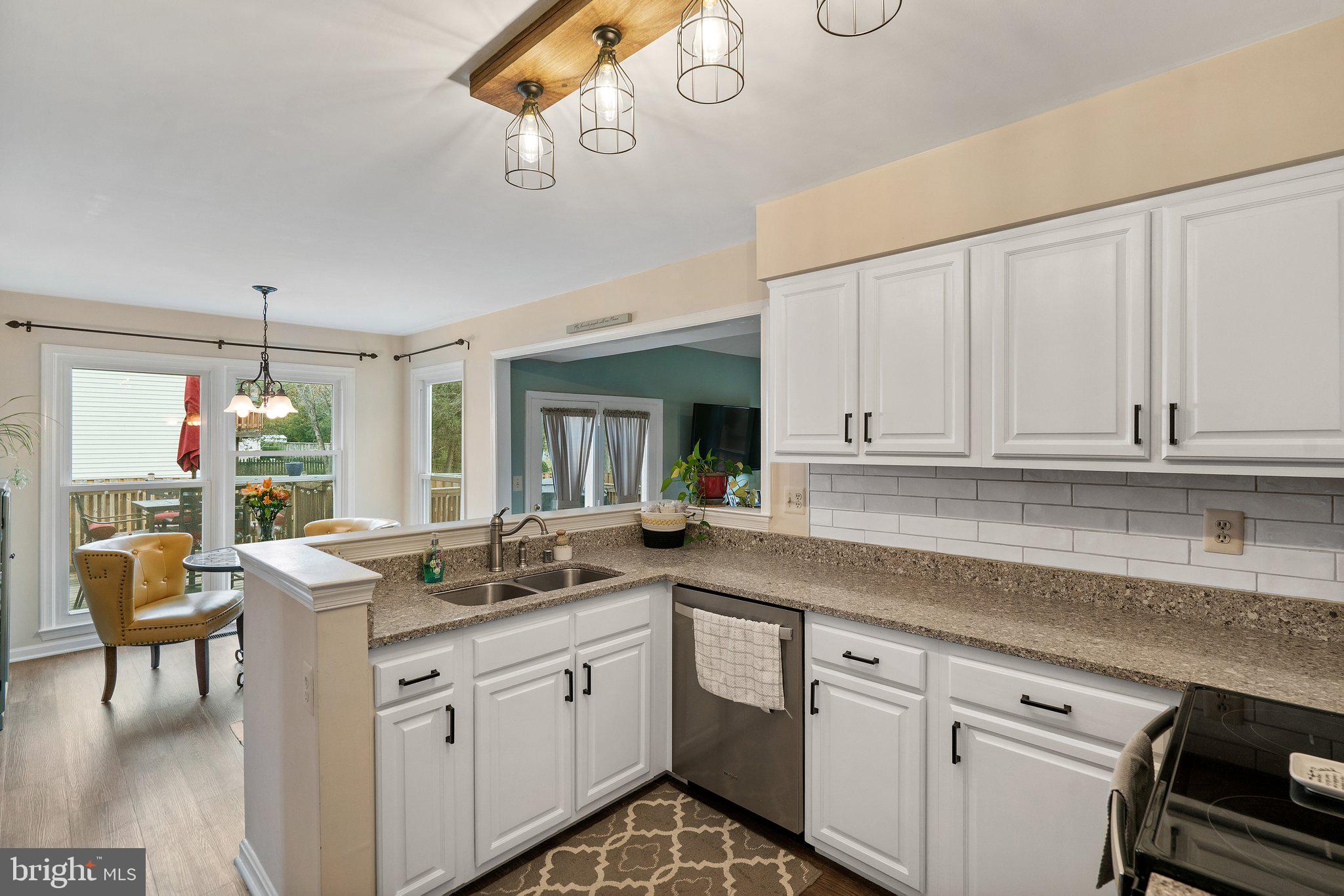 8015 Rocky Run Road Gainesville, VA 20155 - Photo 16 of 57 Updated Kitchen