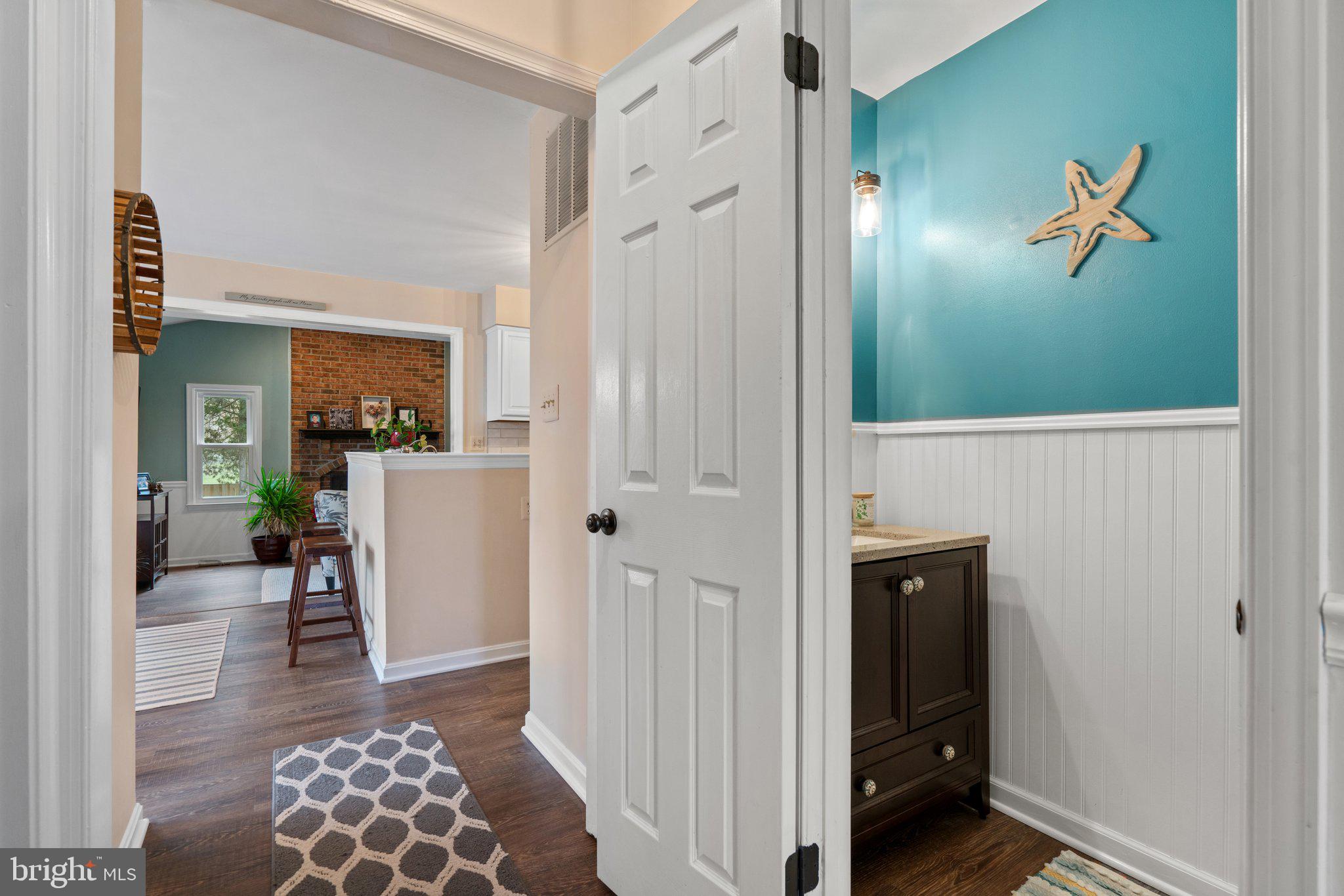 8015 Rocky Run Road Gainesville, VA 20155 - Photo 29 of 57 Hall/Powder Room