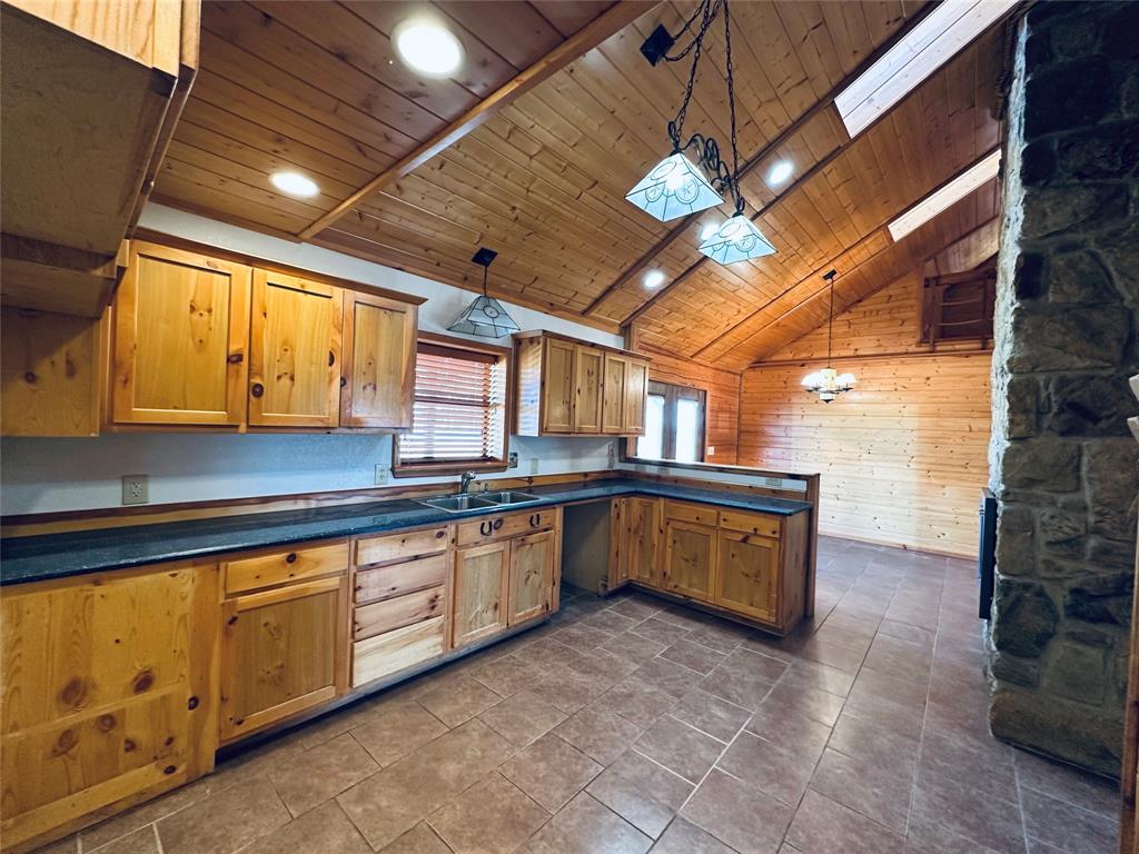 349 Lake Point Road Comanche, TX 76442 - Photo 23 of 40