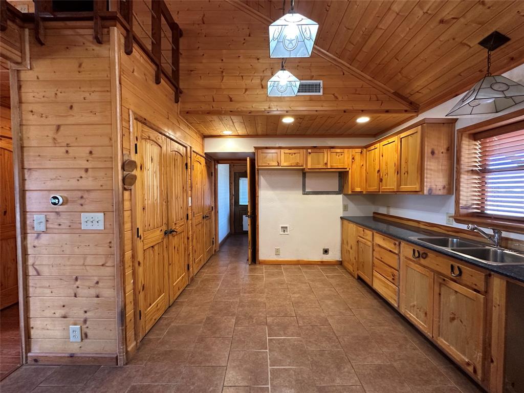 349 Lake Point Road Comanche, TX 76442 - Photo 24 of 40